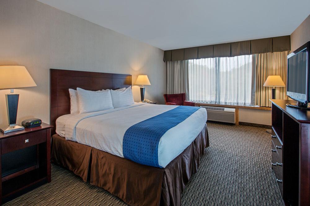 Fairfield Inn & Suites Springfield Enfield Bagian luar foto