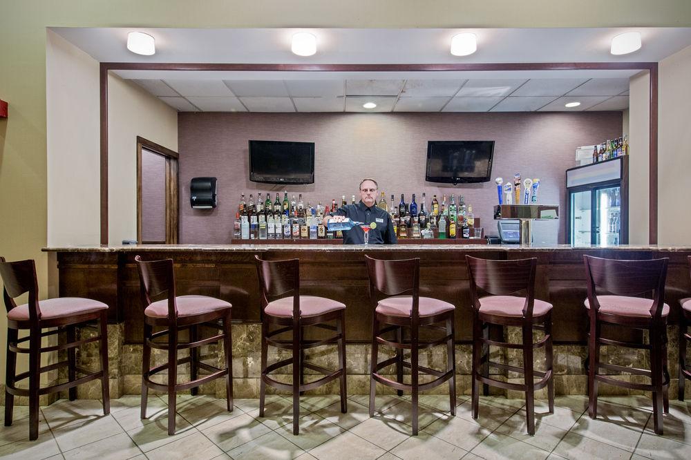 Fairfield Inn & Suites Springfield Enfield Bagian luar foto