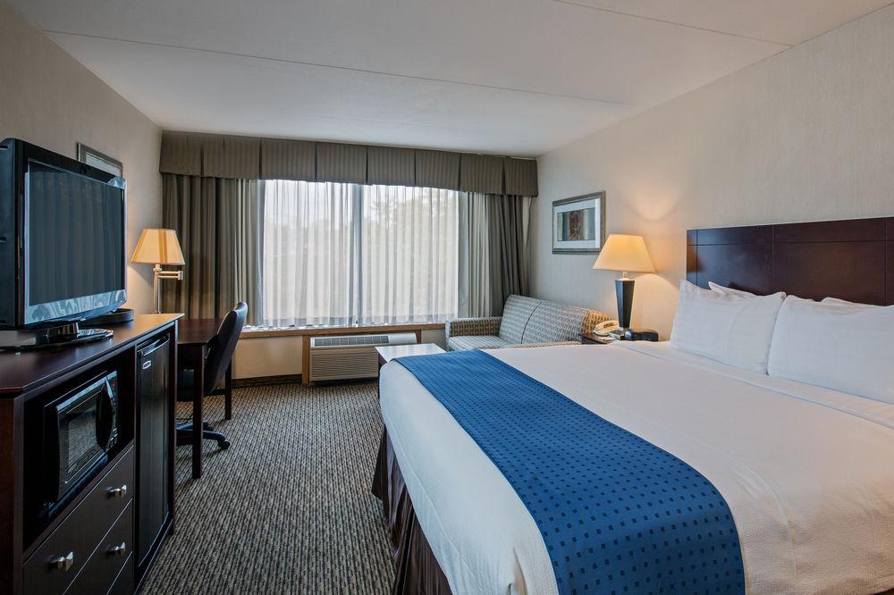 Fairfield Inn & Suites Springfield Enfield Bagian luar foto