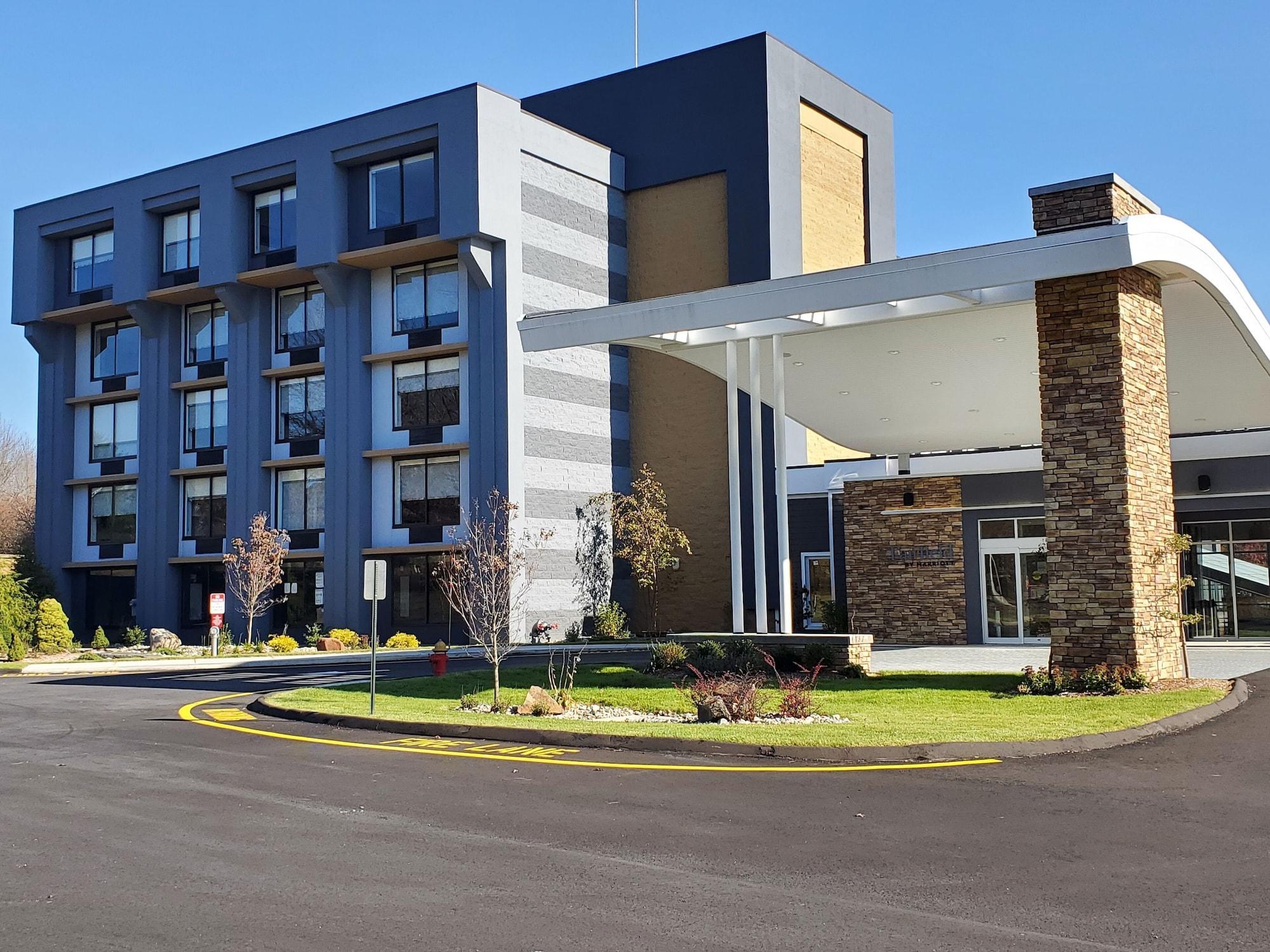 Fairfield Inn & Suites Springfield Enfield Bagian luar foto